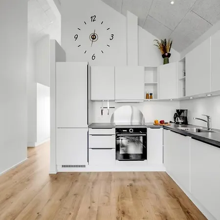 Lägenhet Halldora - 300m From The Sea By Interhome