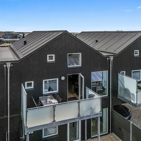 Lägenhet Halldora - 300m From The Sea By Interhome